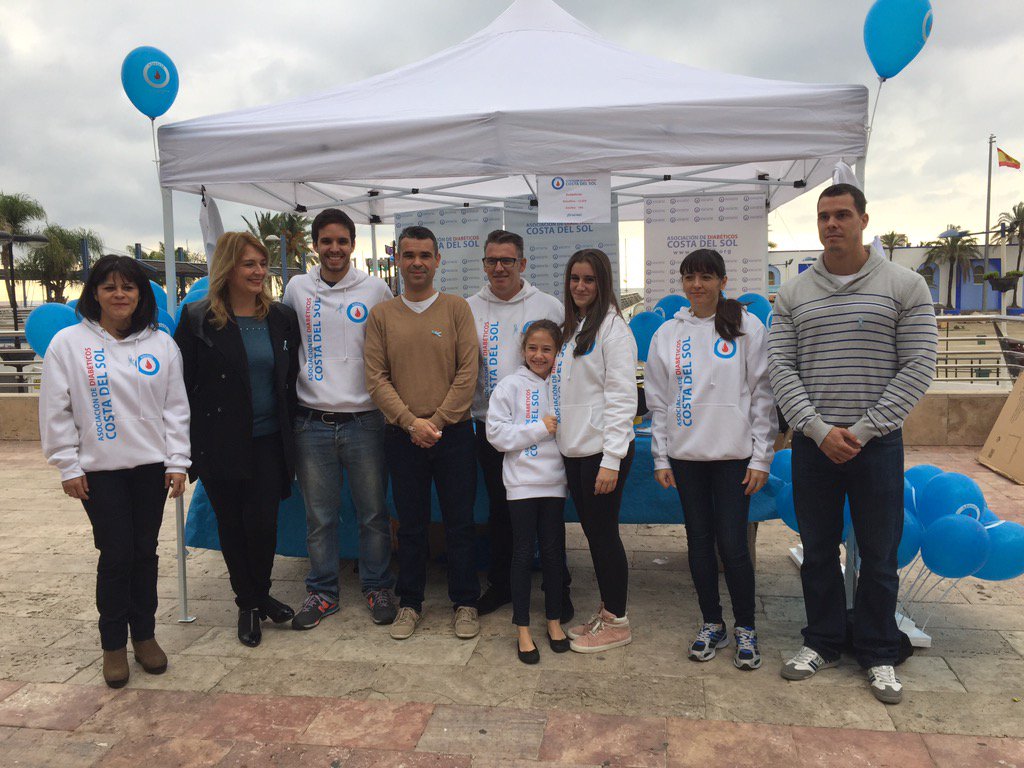 AdisolInfo's tweet photo. Ayer, DIA MUNDIAL DE DIABETES intentamos concienciar a nuestros vecinos. Gracias @anaigt76 @pepebernal #Diabetes https://t.co/e0vN2zuqmv
