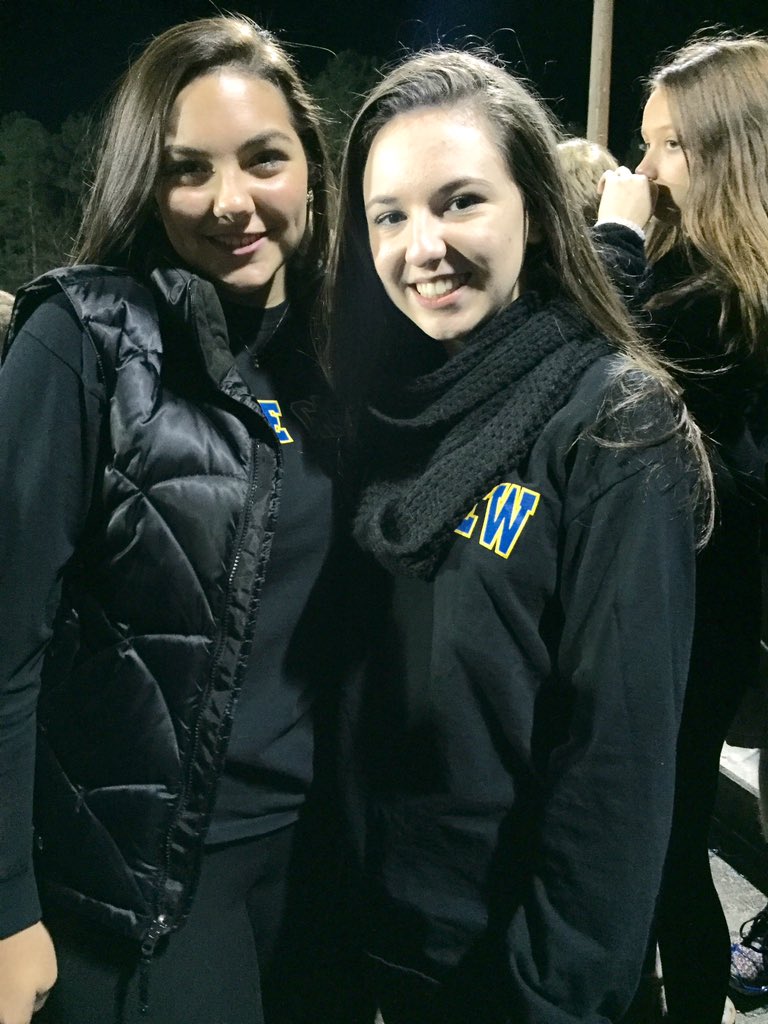 Susan_m_Llanos's tweet photo. Happy Birthday @fallon_strick !! I hope ur day is a great as you! Love ya #ur16 https://t.co/MUPayg9R0q