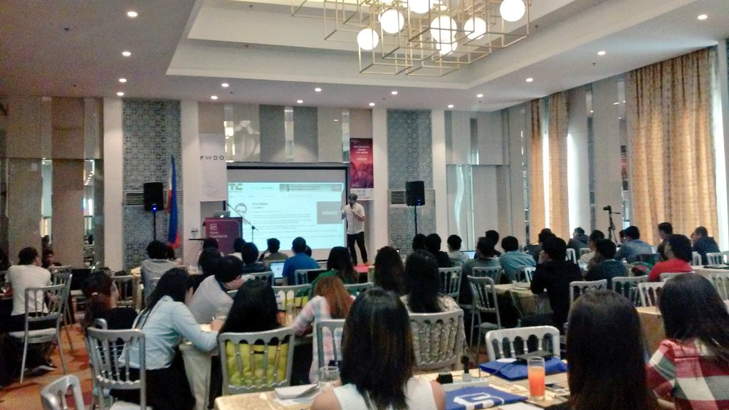 TomasinoWeb's tweet photo. #FrostMasterclass resumes. Mr. Frost currently discussing the importance of pattern labs in web design. #FFCPH #PWDO https://t.co/TCz2yb0Yx1