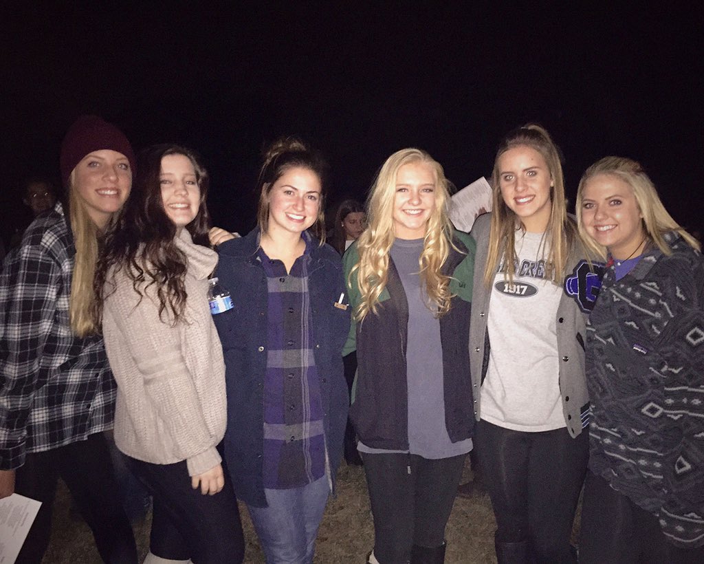 naomezzz's tweet image. u could say it was pretty "lit" tonight;))