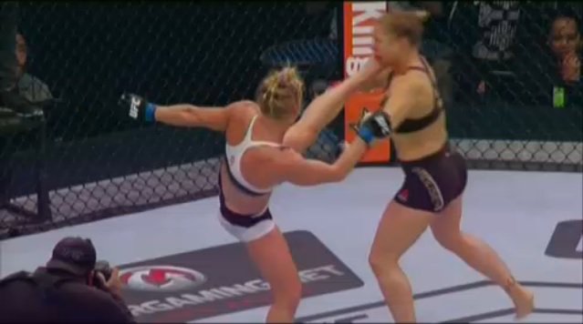 FDGotelli's tweet photo. Impresionante Holm. #UFC193 https://t.co/13nQnjNtcd