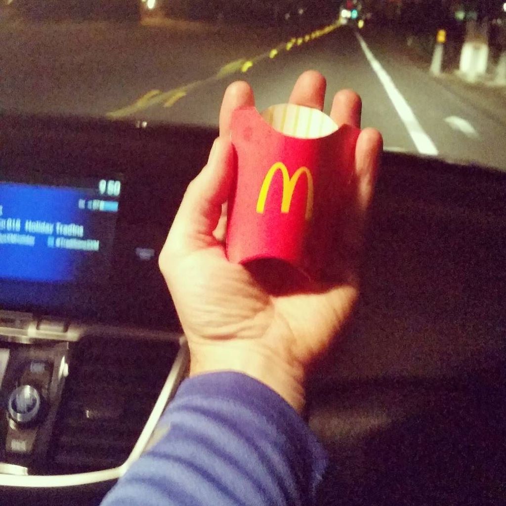 RandyDavison1's tweet photo. Seriously?! When did  #McDonalds #smallfries turn into  #barbiesize?! #11fries  #stillhungry #notlovinit https://t.co/XvsOM9i3xL