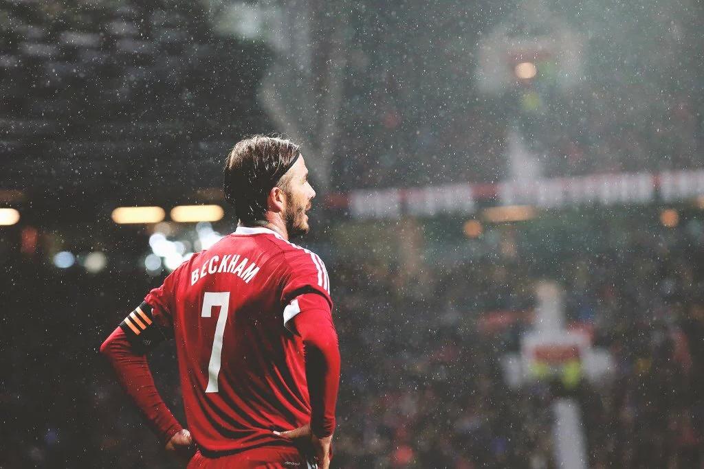 indomanutd_KDRI's tweet photo. #BecksIsBack. Kehadirannya dielu2kan fans. Umpan lambung ciri khasnya belum hilang. Kangennya fans terobati semalam https://t.co/PAUWv0Ccpc