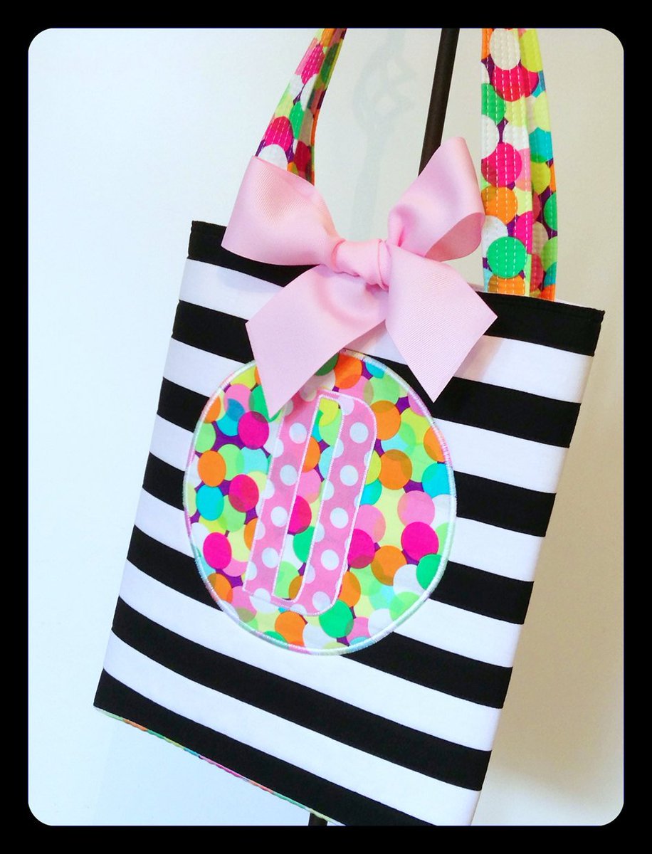 Alex_And_Ria_'s tweet image. Personalized Girls Large Tote Bag Flower Girl Gift Black White Wed… etsy.me/1q4oAxd #Etsy #CustomizedToteBag