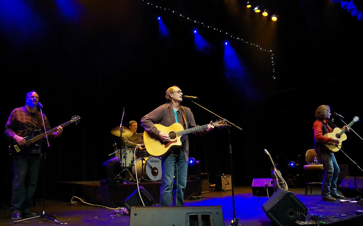 PrairiePostSC's tweet photo. Local performers helped to raise funds for @SouthwestYES at a concert in #SwiftCurrent. @JacquelineHudec @BearsIH https://t.co/B5mCQLl5Bh