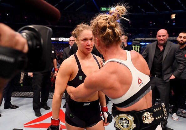 nads_cas's tweet image. So much respect for @_HOLLYHOLM ! Making sure @RondaRousey is okay. Stay humble, always. #UFC193