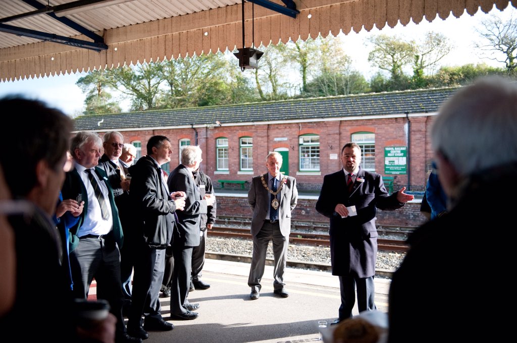 chrisloder's tweet image. Really good to welcome Mayor of #Yeovil with other stakeholders to Yeovil Jn to see our #Class159 @SW_Trains on Fri