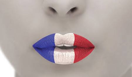 Pretty365_App's tweet photo. We are all friends #ParisAttacks #Paris #ParisShooting #Prayers4Paris #PrayForParis #PrayForPeace #LoveToParis https://t.co/NPuWIbhUnl
