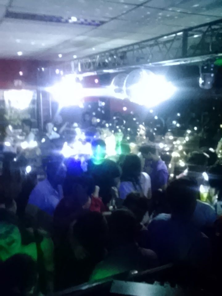 Otra_Historia1's tweet photo. A plenoooo #OtraHistoria #DeFiestaaa #DropeDj https://t.co/q9MvjxccMS