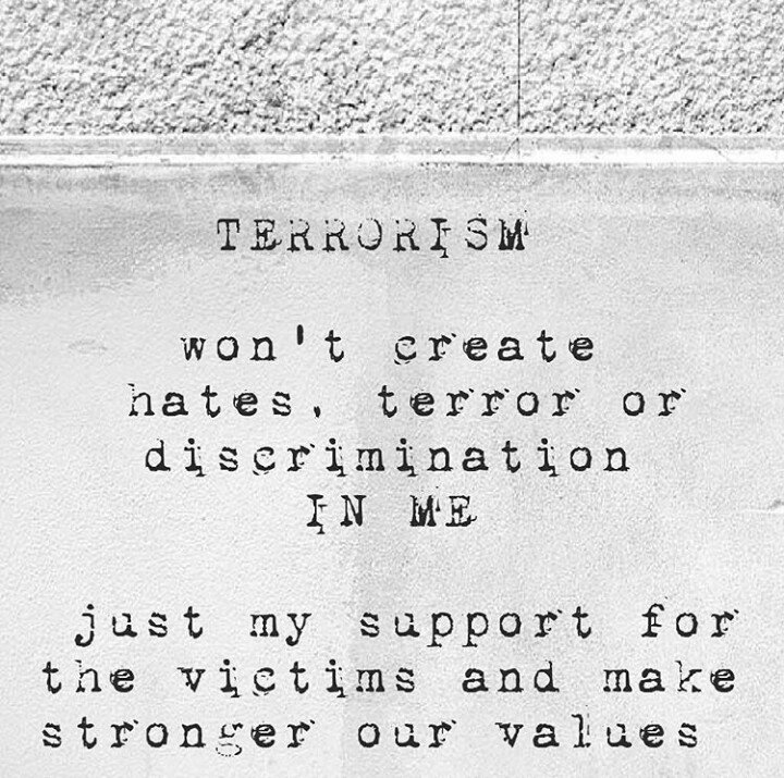 alzabetta's tweet photo. #terrorism #terrorismattacks #beirut #bahgdad #TodosSomosParis #PrayForParis #ParisAttacks #NotInMyName #TeAcompano https://t.co/r2HSTPJhS0