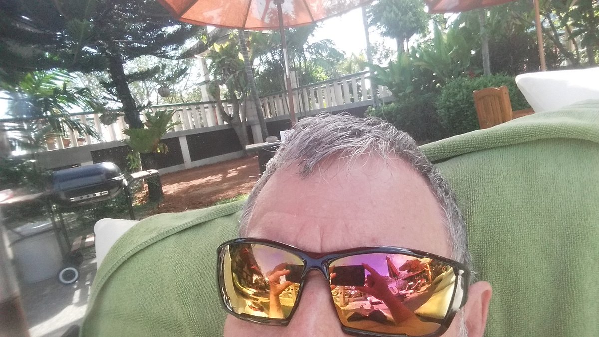 toecutter789's tweet image. Recent eye surgery means sunnies are an option! #notsoblind
