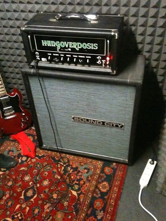 throne_sludge's tweet image. Testing a new sound for the new album!!!! Thank you Enrico!

#matamp #soundcity #orange #sunn