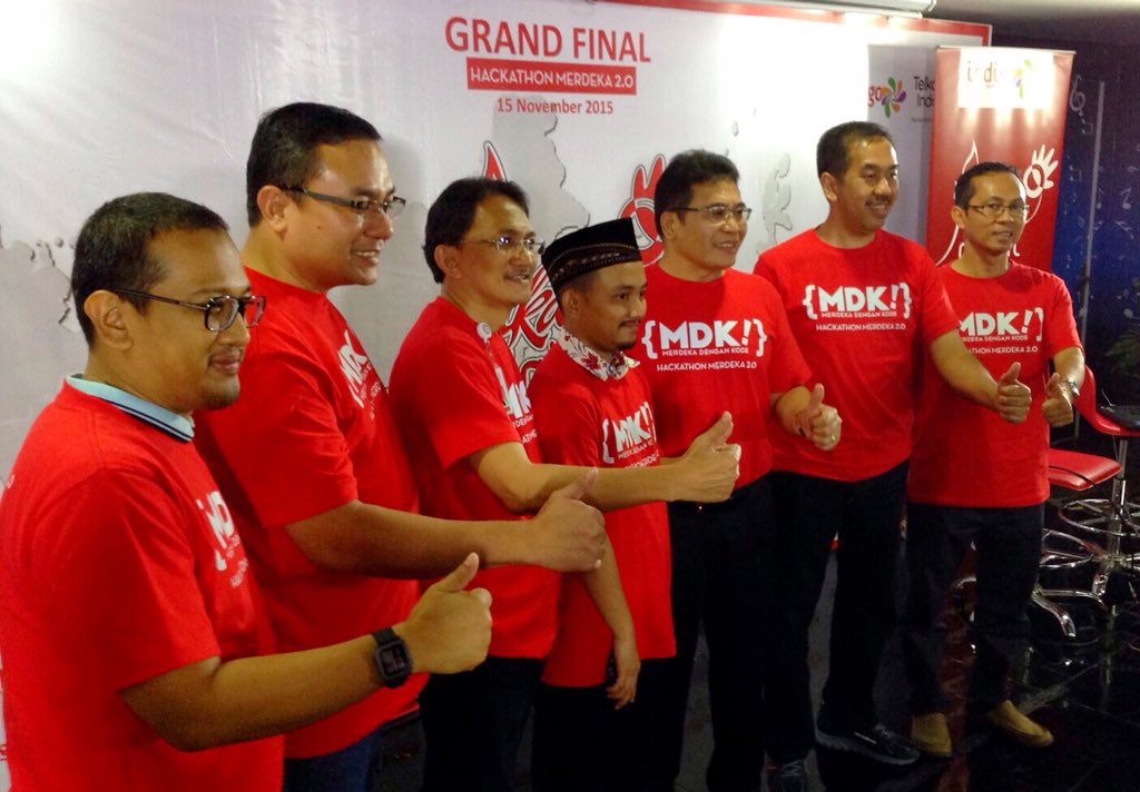 CEO <a href="/AlexJSinaga/">Alex J Sinaga</a> mengarahkan <a href="/ddbAccelerator/">DDB Accelerator</a> untuk mengelola para finalis <a href="/HackathonMDK/">Hackathon Merdeka</a> yg memiliki potensi market.