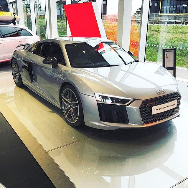 audidriven's tweet photo. Is #silverAudi the #newR8 color choice?#Audi #R8
oooo
📷 @jack1993b
oooo
are you #audidrive… https://t.co/HdHYHXQQHB https://t.co/fyxeijG8aG