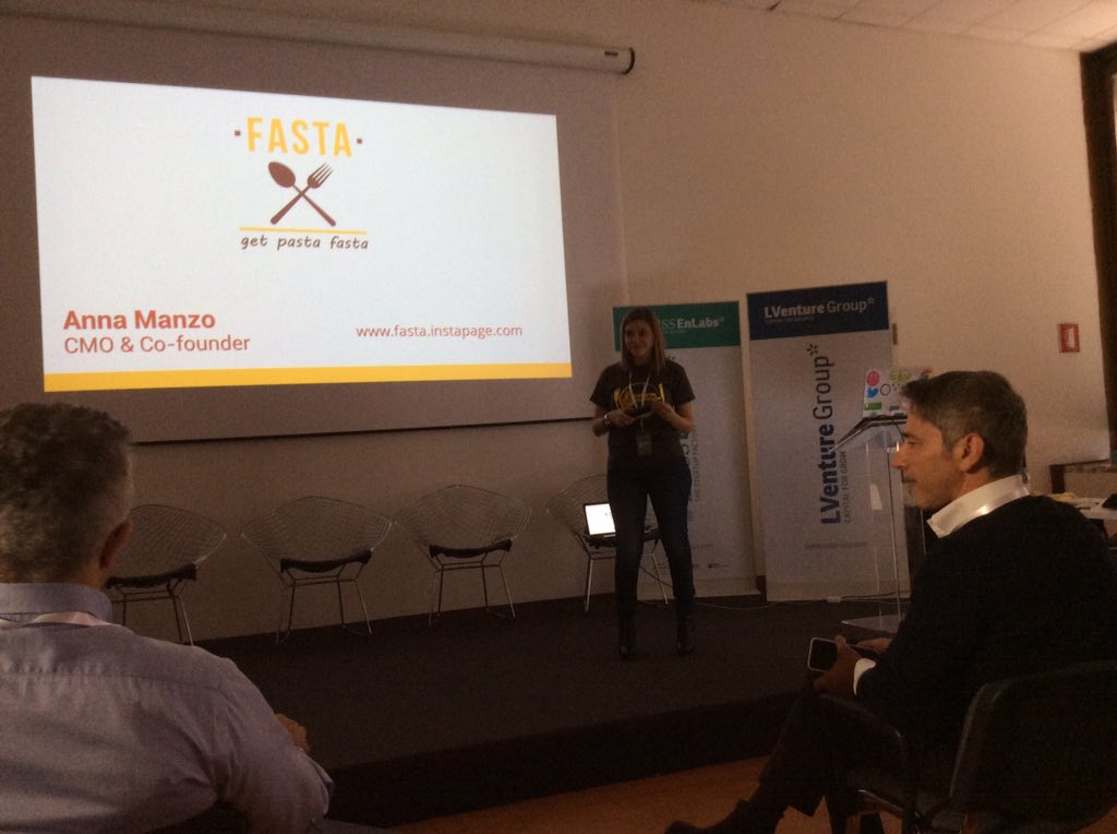 be_innovation's tweet photo. Ecco una prova di #pitch.... #swromafood #GSB2015 con @annamanzo91 https://t.co/JPfSpO4iwC