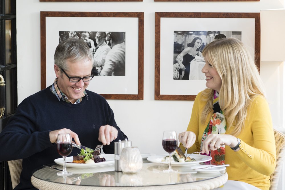 Royalhoteliow's tweet photo. Enjoy a Festive lunch at the Royal from 1st-23rd December for only Β£16pp for 2 courses. Call 01983 852186 to book. https://t.co/i4jzoSWOCS