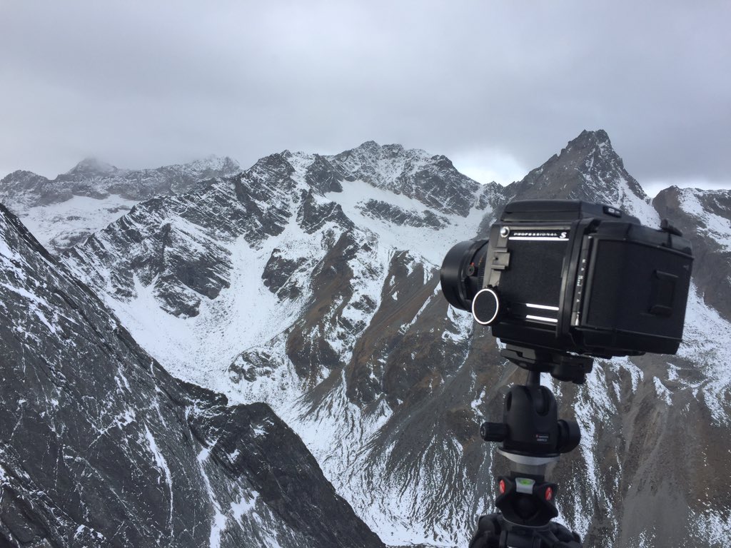 lukasennemoser's tweet photo. shooting with a mamiya #rb67 on the #oetztal mountains! #windy #snow #analog #photography https://t.co/HPIDBh9KWS