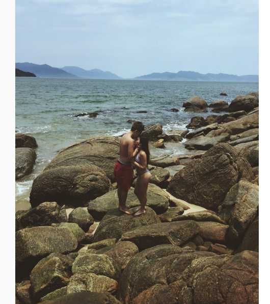 MarizHelp's tweet image. A Viih postou essa foto super fofa ontem no instagram ☀️🌊♥
#2 Bunda do Luis 😏