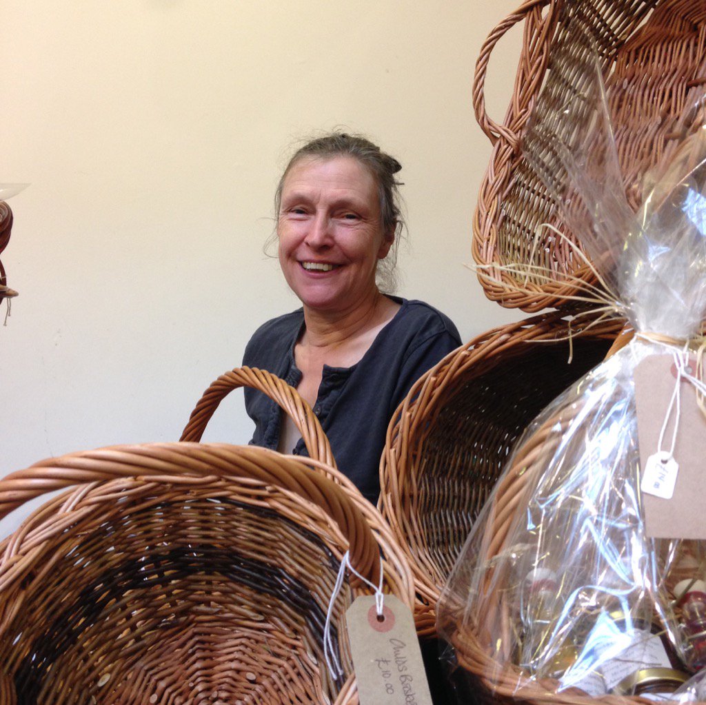 FLEatmarket's tweet photo. Lois has brought some wonderful baskets to @FLEatmarket #lasthalfhour https://t.co/pIQ8mNJ0iY