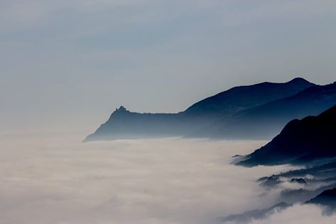 VisitValsusa's tweet photo. @LabValsusa @ValleSusa_Teso In #valsusa anche la nebbia sa dare spettacolo! Buona domenica! #alps #awesome #photo https://t.co/GE12aBhNU9