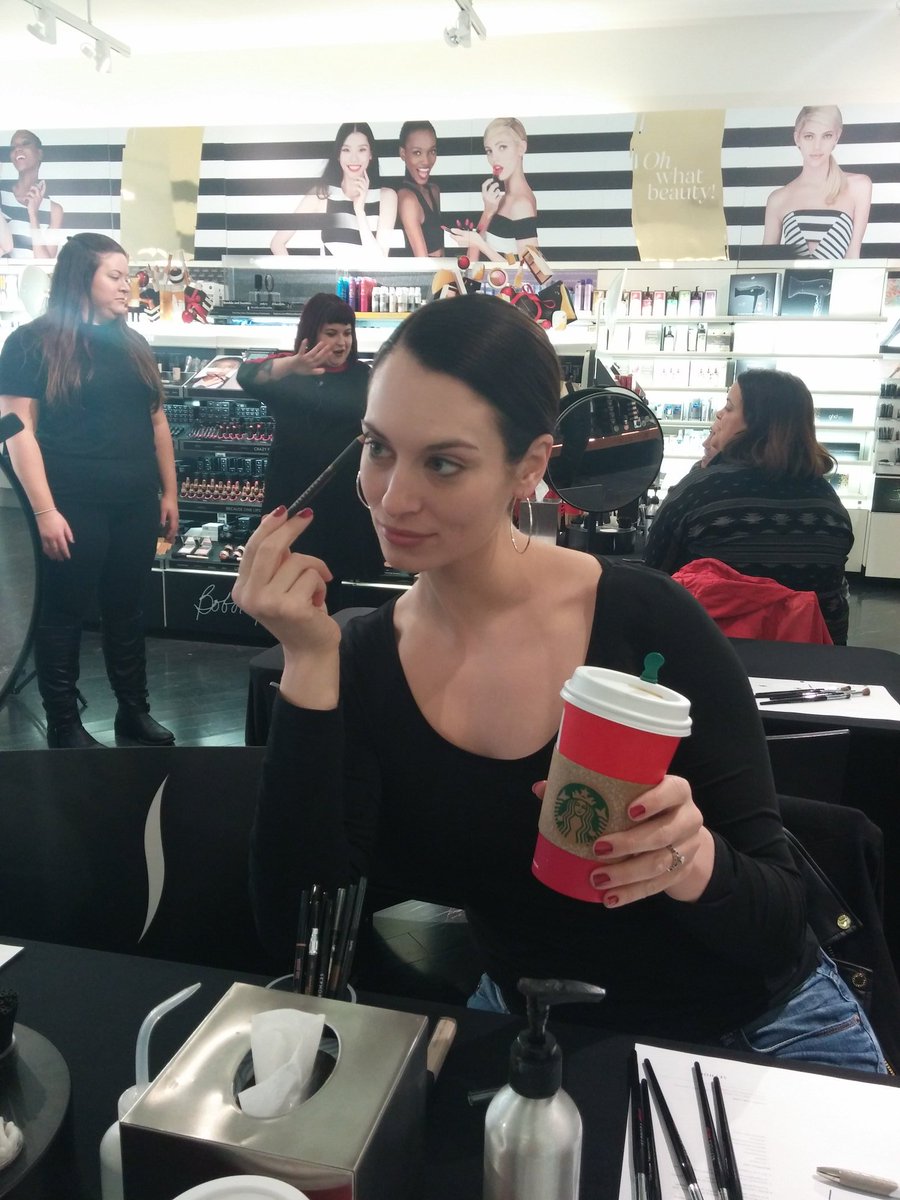 NeckUpDesign's tweet image. Getting our makeup on @Sephora! Brows with Eye Contour Class with my beauty boo @kodachromerin #sephora