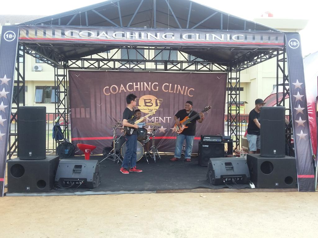Coaching clinic om hen @MEXICOdelaware dan <a href="/DheozB/">Dheoz Bassist</a>  #SalamKenyal #2nd_anniversary #chapter_serang <a href="/IBFOfficial/">IndonesianBassFamily</a>