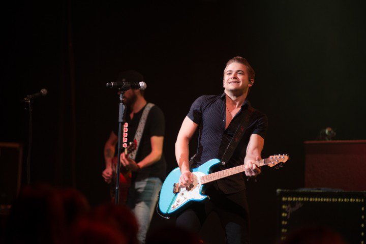 HunterHayesSP's tweet photo. 7 NOV, Hunter Hayes junto a Ryan Lafferty hicieron un concierto en @IllinoisStateU 
📷IllinoisStateU https://t.co/WhcUPfbtxA