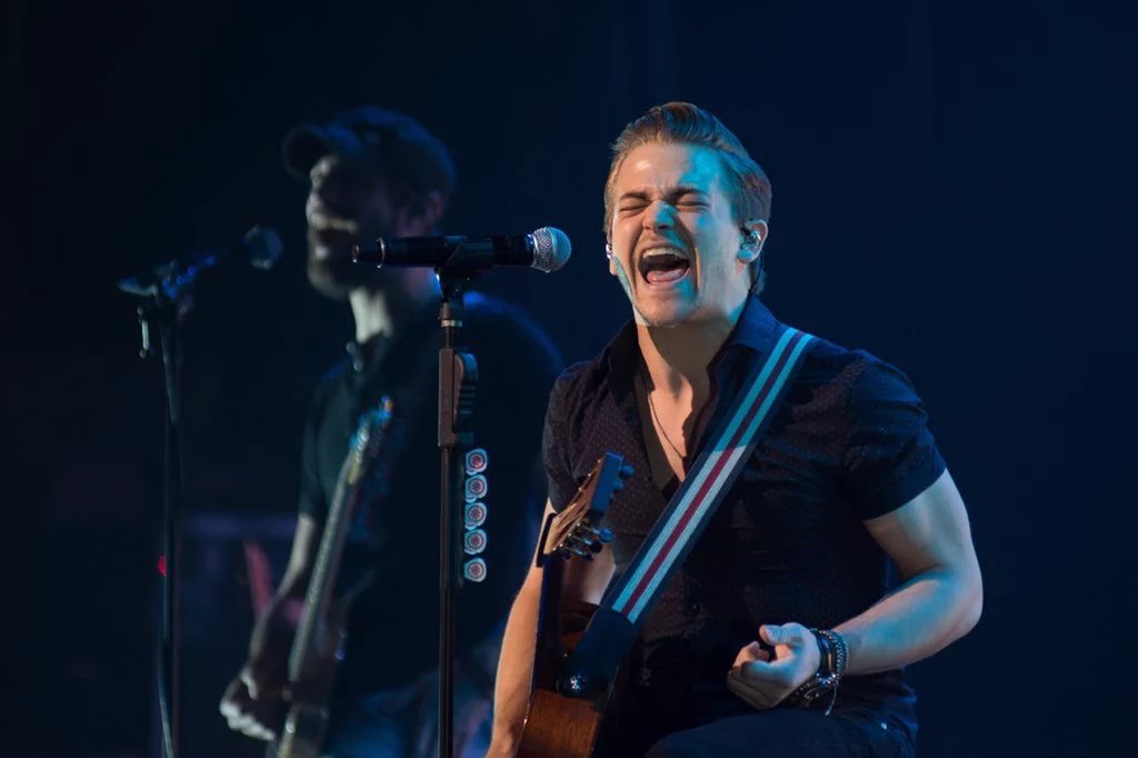 HunterHayesSP's tweet photo. 7 NOV, Hunter Hayes junto a Ryan Lafferty hicieron un concierto en @IllinoisStateU 
📷IllinoisStateU https://t.co/WhcUPfbtxA
