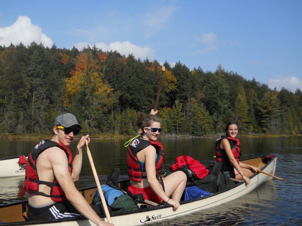 Paupou13's tweet photo. I miss Canada it's unbelievable. So much memories with the other fam 🙊 https://t.co/NKnKp0UM3q