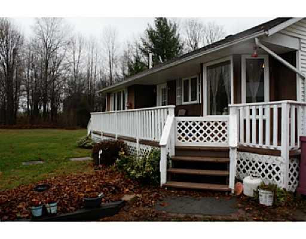 See a virtual tour of our listing on 811 Line 3 Rd #Jasper #ON tour.circlepix.com/home/RQQN7H #realestate