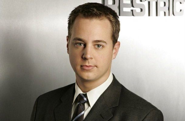 SwanLaurenceFan's tweet photo. Happy Birthday to our favorite McGeek 😋
I hope your day will be great.
@SeanHMurray 
#JustPerfectMan 
#McGeeForever https://t.co/EDqdf3UWEJ