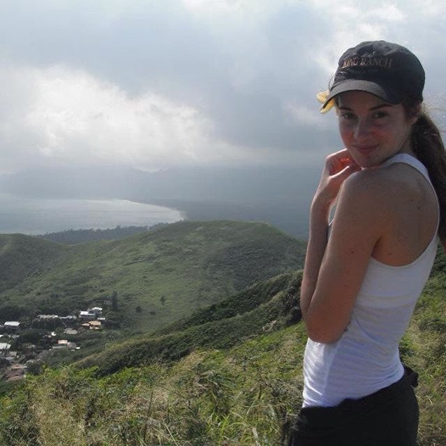 Happy bday to my queen of divergent shailene woodley 