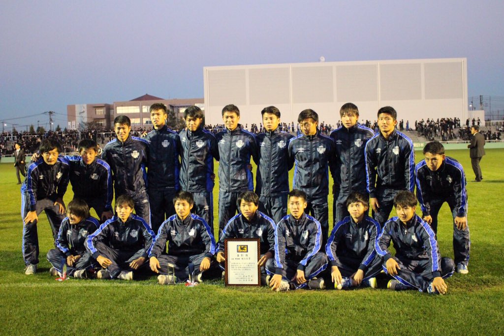 明治大学体育会サッカー部 本日 全日程を終え 今年度のリーグ戦は第2位という結果で終了致しました 惜しくも優勝は逃しましたが この悔しさをインカレ にぶつけます 22試合 最後まで温かいご声援を有難うございました インカレについては改めて 明治大学体育会サッカー部 本日 全日程を終え 今年度のリーグ戦は第2位という結果で終了致しました 惜しくも優勝は逃しましたが この悔しさをインカレ にぶつけます 22試合 最後まで温かいご声援を有難うございました インカレについては改めて