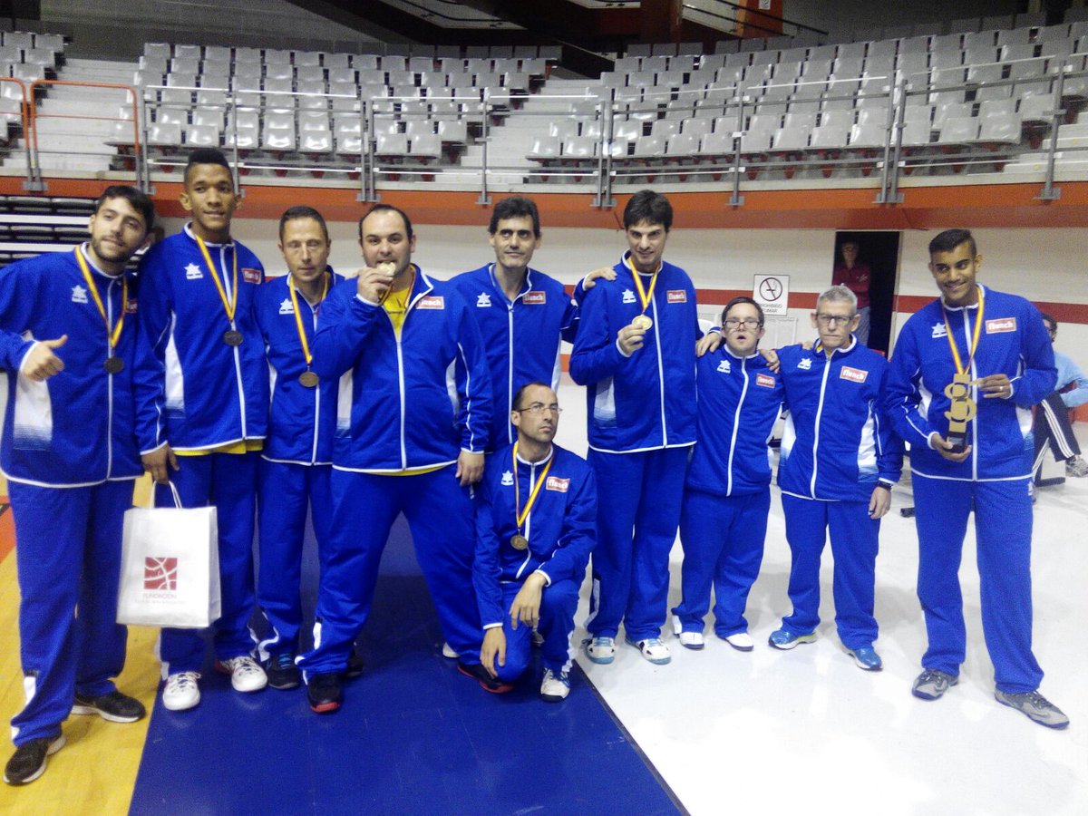 redondojosh's tweet photo. 🎉🎉🎉 @flunch_es #AFANDICE 🏀 ¡¡¡CAMPEONES DE ESPAÑA 2015!!! 🏆 #FEDDI @discapzine @FEAPSMadrid @encestando @Discapnet https://t.co/p5jUI7Bu8W