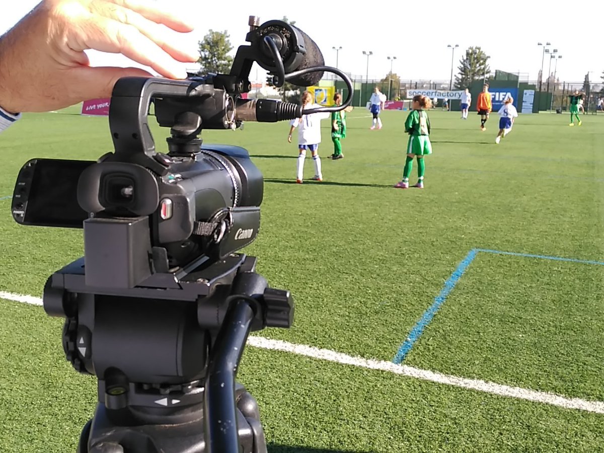 RFAF's tweet photo. #Convivencia II edición #festivalesfifa 2000 chicas disfrutan del fútbol en Andalucía con reportaje @futbolandaluztv https://t.co/7u8CtIY4zZ