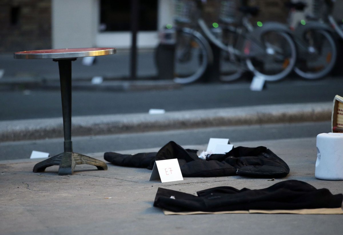 ElHuffPost's tweet photo. Para entender el mal que ha atacado en #Paris, el análisis de @JavierMartinr1 https://t.co/lJw5dwwO26 https://t.co/4eB8shmAOE