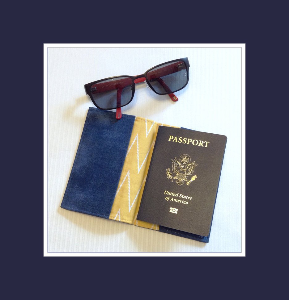 Alex_And_Ria_'s tweet image. Passport Holder Navy and Gold Travel Passport Case Honeymoon Passport Prote… etsy.me/1LRAbIS #Etsy #NavyGold