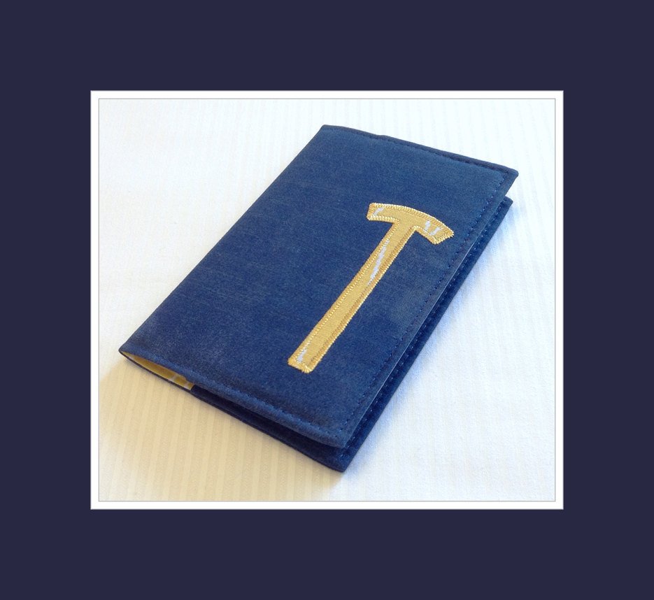 Alex_And_Ria_'s tweet image. Passport Holder Navy and Gold Travel Passport Case Honeymoon Passport Prote… etsy.me/1LRAbIS #Etsy #NavyGold