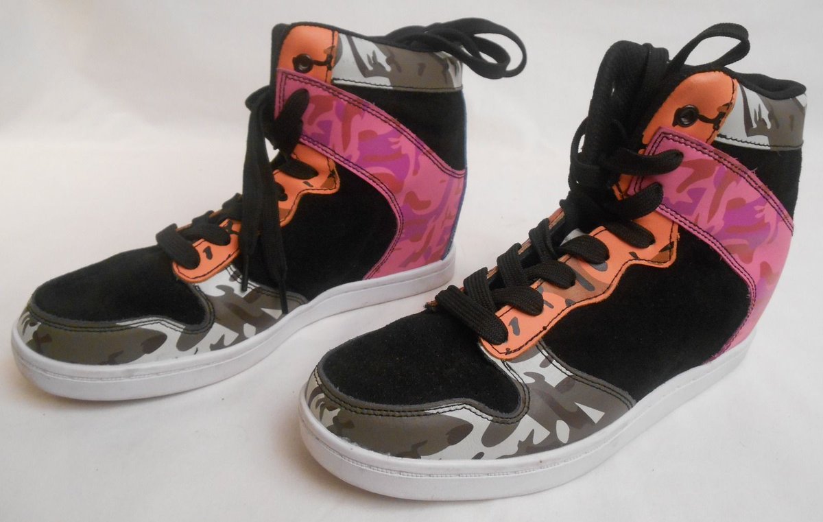 PrideDrip_Brand's tweet photo. Check out #CUTETOTHECORE Women Multi-Color #Camo Size 9 #HighTop #Sneakers #Shoes https://t.co/T9C1AeL7Pn via @eBay https://t.co/GdawwNlwSg