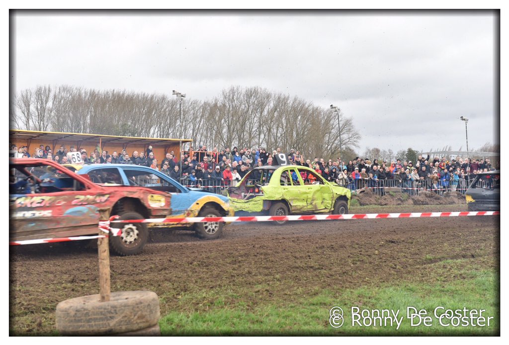 ronnydecoster's tweet photo. Spektakel en veel volk op #autocross en #2pk-cross in #Ouwegem #Boeregem H#LNZingem https://t.co/6lZzfkFcEq