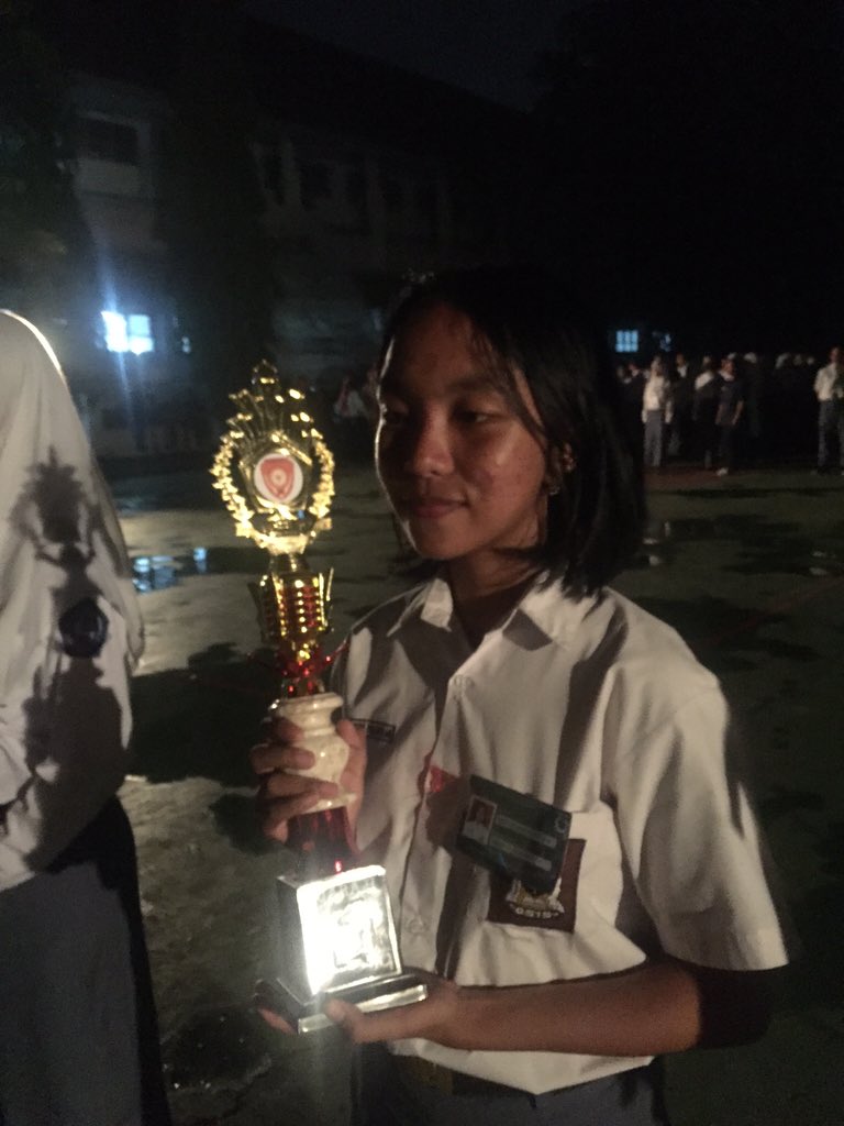 PARADE17_VOL9's tweet photo. Pemenang lomba speech https://t.co/6nGnraqBGE