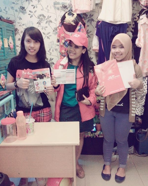 JTExpress1's tweet photo. Yuk yg mau paket olshopnya di jemput..
#onlineshopjakarta
#onlineshopjakartaselatan 
#onlineshopping https://t.co/XpRPMm2dNK