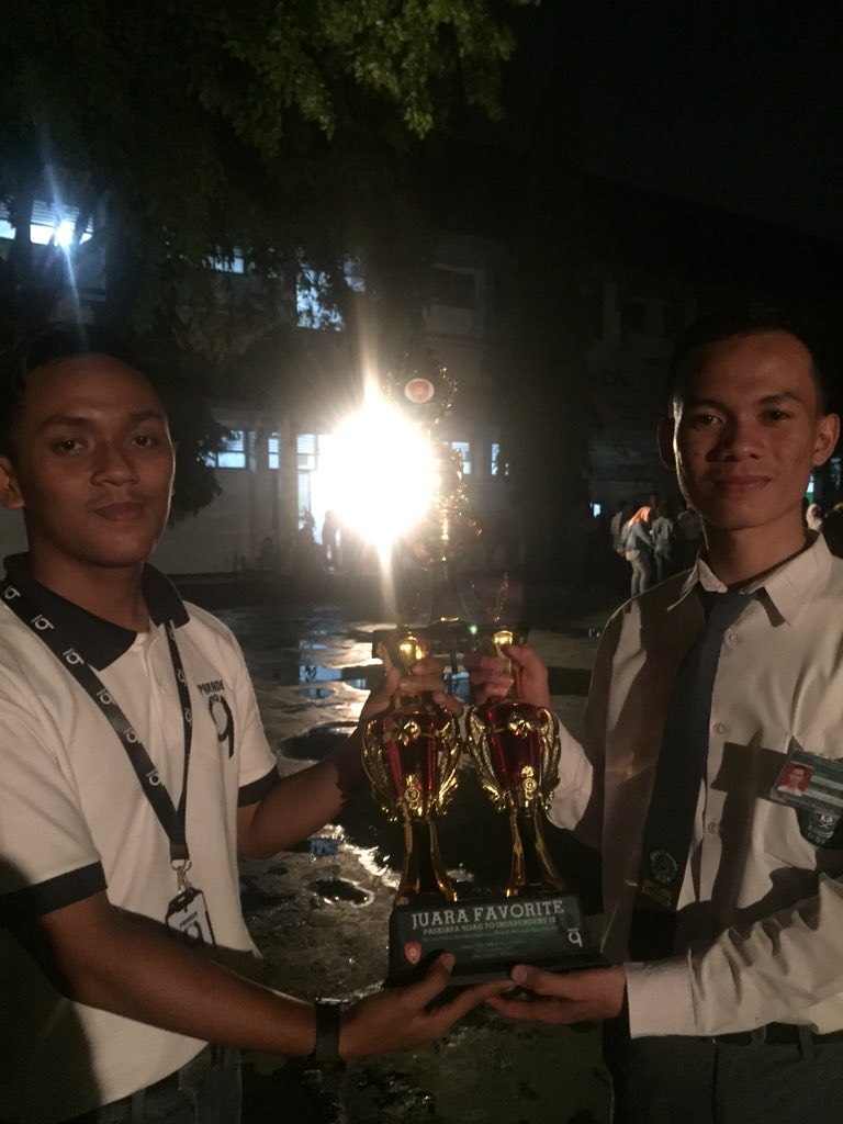 Juara Favorit diraih oleh MAN 2 Mode Makassar