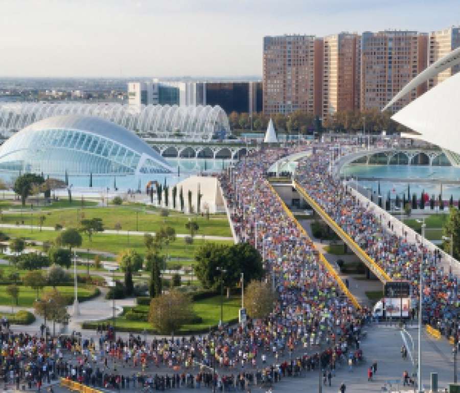 antena3com's tweet photo. El @maratonvalencia se sitúa entre los maratones más exitosos de España https://t.co/Z0Mu1dsFA8 #ValenciaEsRunning https://t.co/PoxbLRkS5W