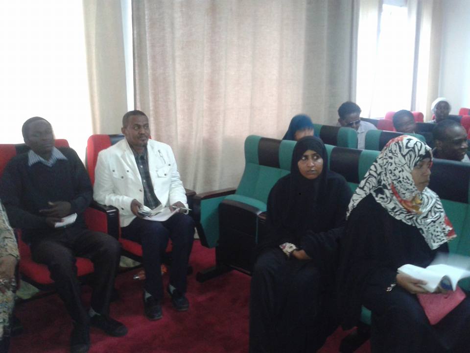 Rahmomire's tweet image. More than 70 Kenyan youth come to the Somali heritage week training yesterday at #PAWA254. #shw2015 #teameastleigh