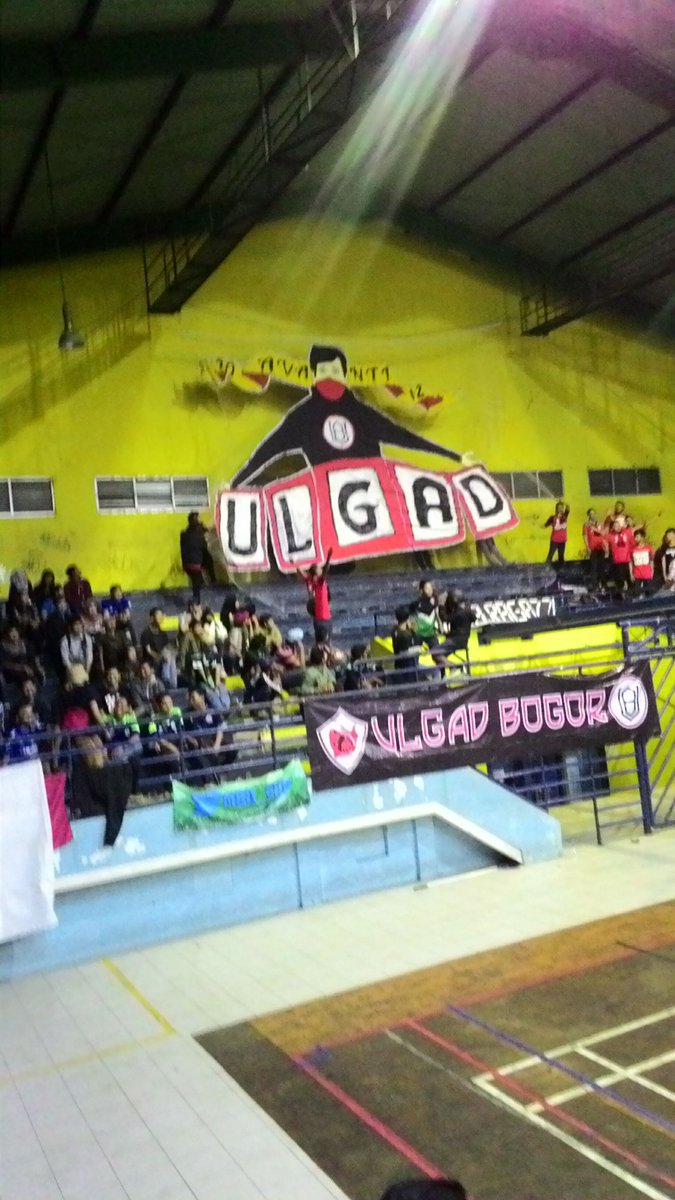 UlgadBogor's tweet photo. La #Coreografia di Ragazzi #UlgadBogor a #MBBCUP #ForzaRagazzi #Forza @MIsezBogor @MilanistiOrId 💪 https://t.co/Bxhqd2gGaL