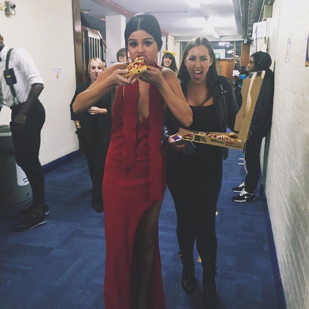 tashalovesel's tweet photo. ♥Selenator♥ https://t.co/ONJXj9btIu