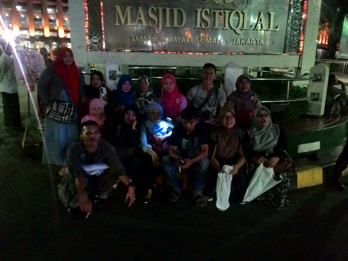 adventuresumate's tweet photo. Studi tour KKO SMP Swasta kota Padang, Jakarta - Bandung, 11 - 14 November 2015 https://t.co/S7Ur2XBJei