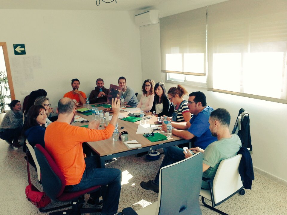 manolitotic's tweet photo. Tantas caras nuevas en #OpenPorra como propuestas de calidad para @EABE16 ... así da gusto soñar otra escuela https://t.co/QKJbnZZS2o