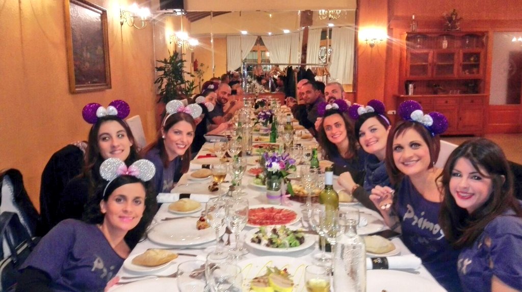 brave895's tweet photo. No podria tindre una familia millor. #cosins #familyNight #10aniversari #SoparPrimos #ElsEstimo #Serranos #BonDia https://t.co/7Lcm8c57vn